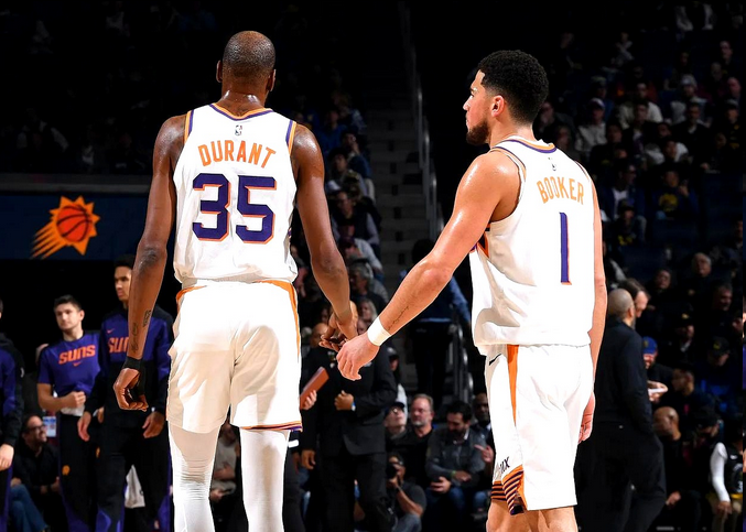 中的球员能, 在菲尼克斯 中的球员能, 在菲尼克斯