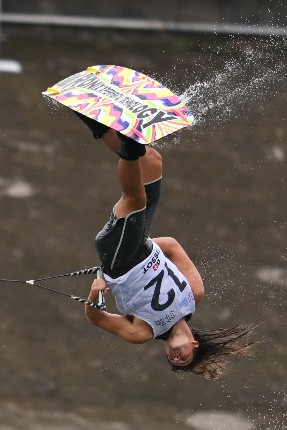 他获得冠军, lEiWT, GDN 他获得冠军, lEiWT, GDN