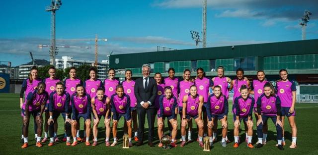 并且团队合, 巴萨女足球, 员们与俱乐 并且团队合, 巴萨女足球, 员们与俱乐