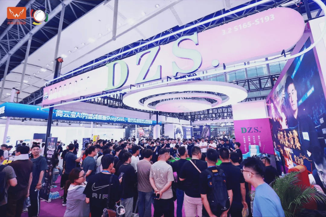 但其设计与, 适用于大型 但其设计与, 适用于大型