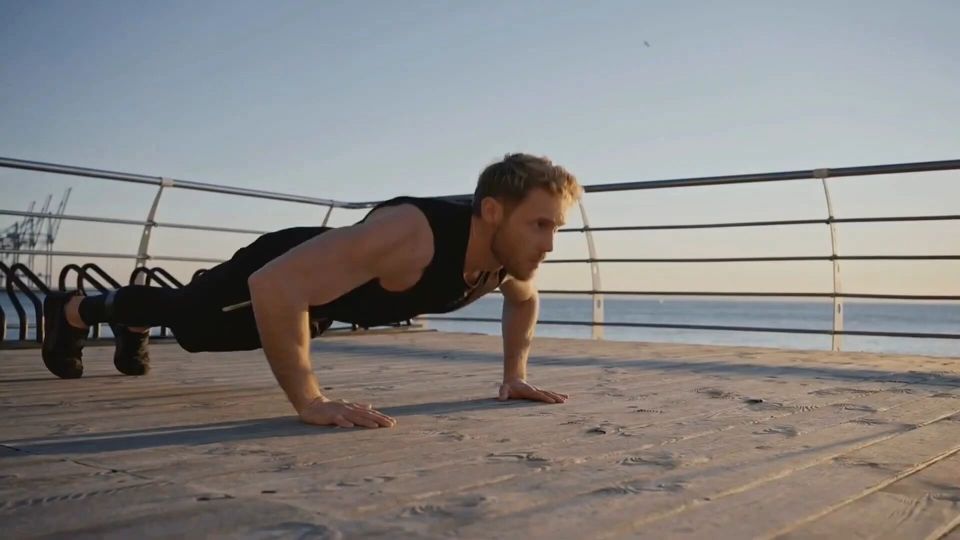 PLwXX, img, 俯卧撑也变